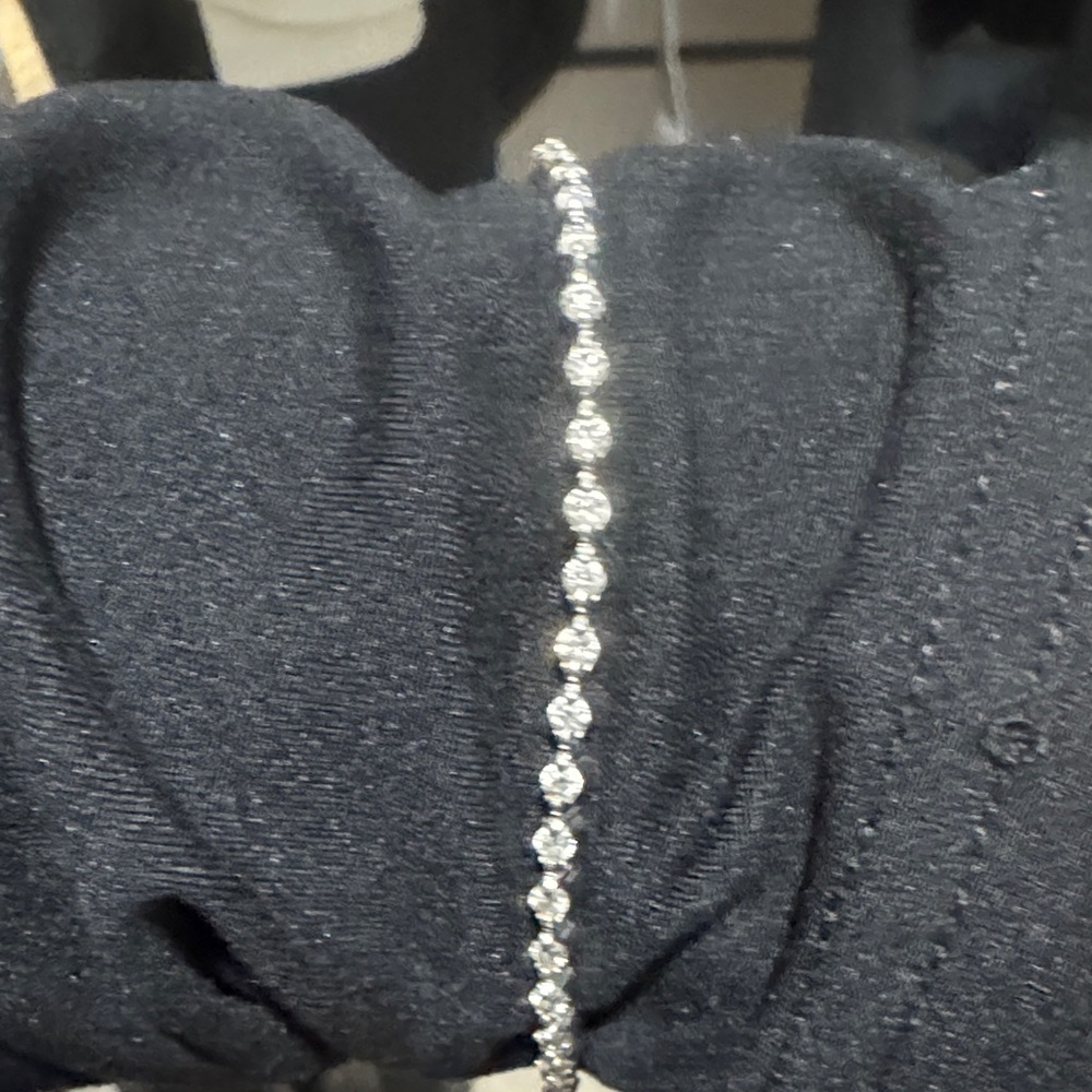 Diamond tennis bracelet in platinum.  7 inches long
